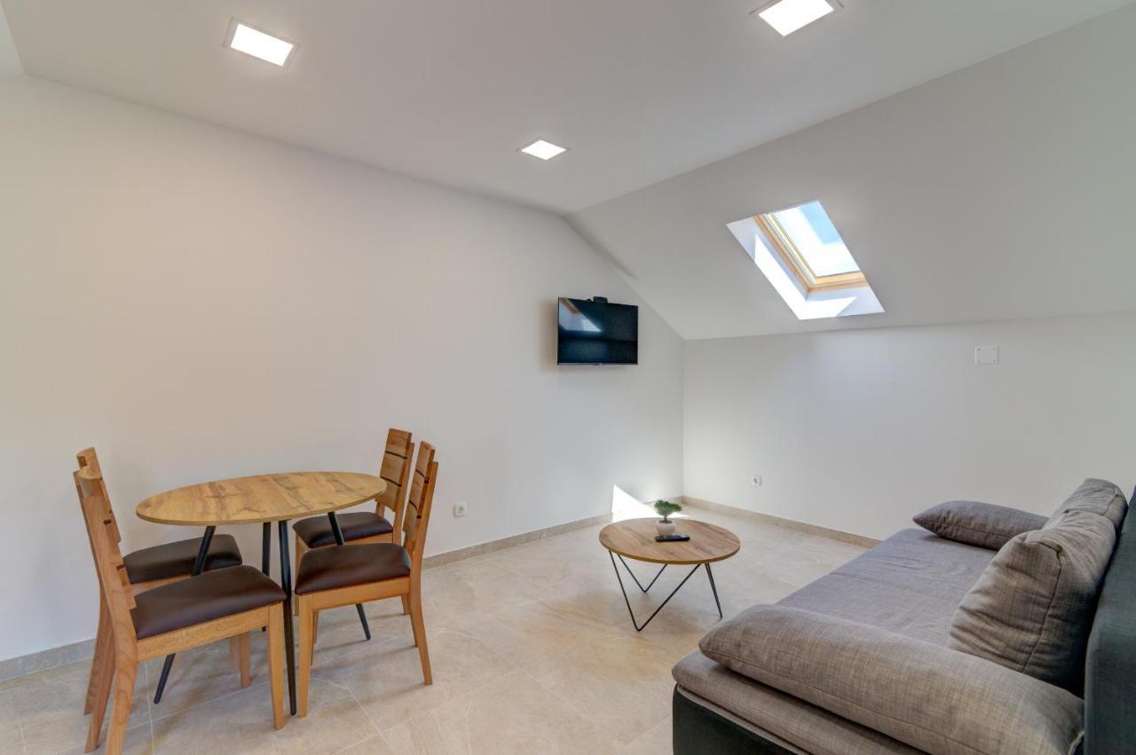 Ferienwohnung Rote Zora Senj  Exterior foto