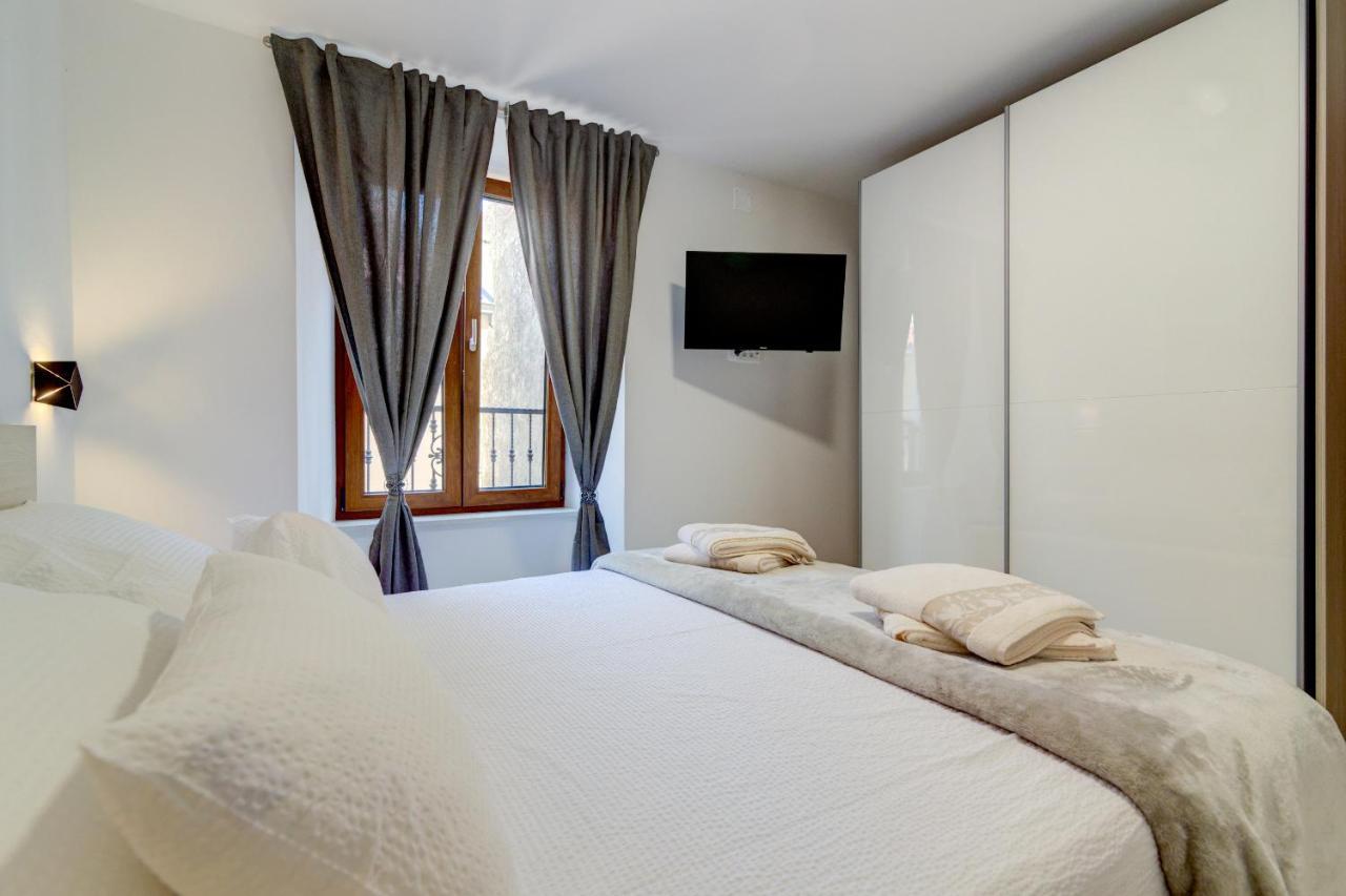Ferienwohnung Rote Zora Senj  Exterior foto