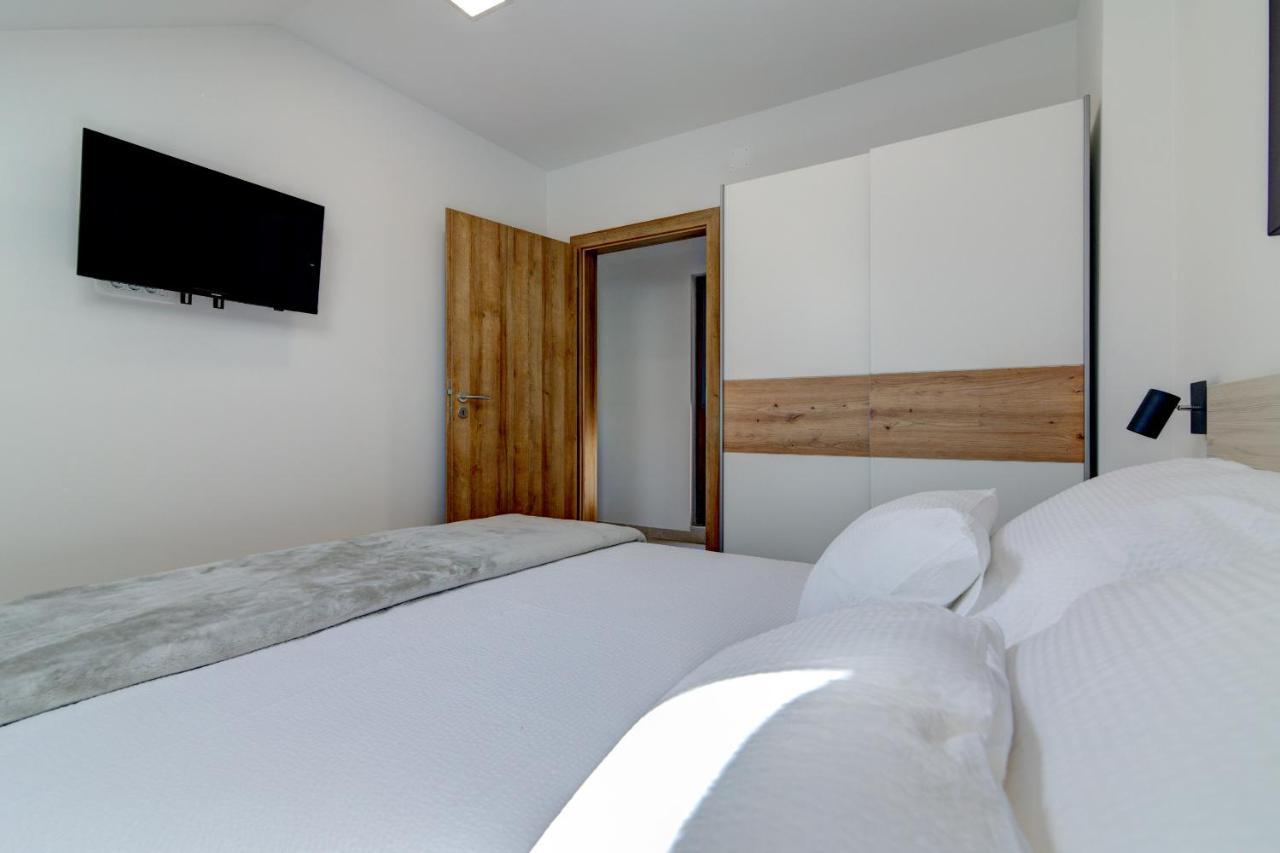 Ferienwohnung Rote Zora Senj  Exterior foto